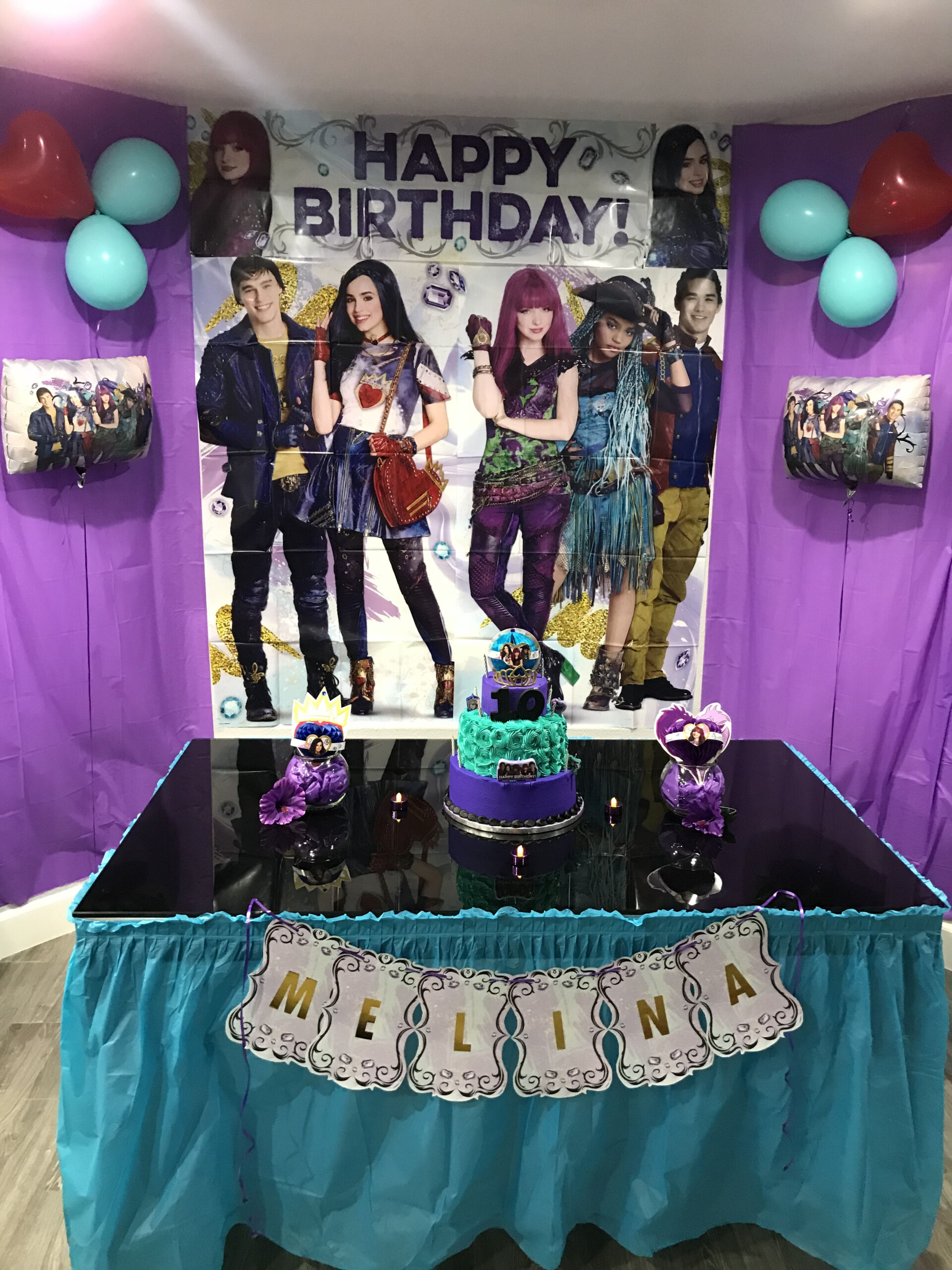 Pin By Brizeida Lopez On Descendants 2 Party Descendants Party Ideas 